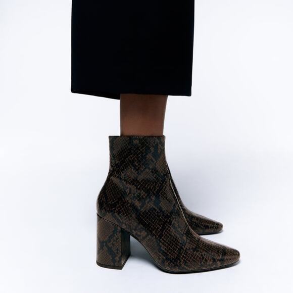 ZARA BLOGGER FAVORITE EMBOSSED WIDE HEELED ANKLE BOOTS SNAKE - Picture 6 of 9